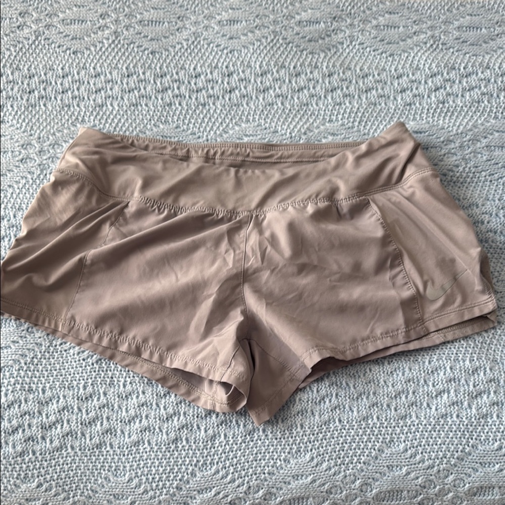 Nike Dri-FIT Light Gray Active shorts
